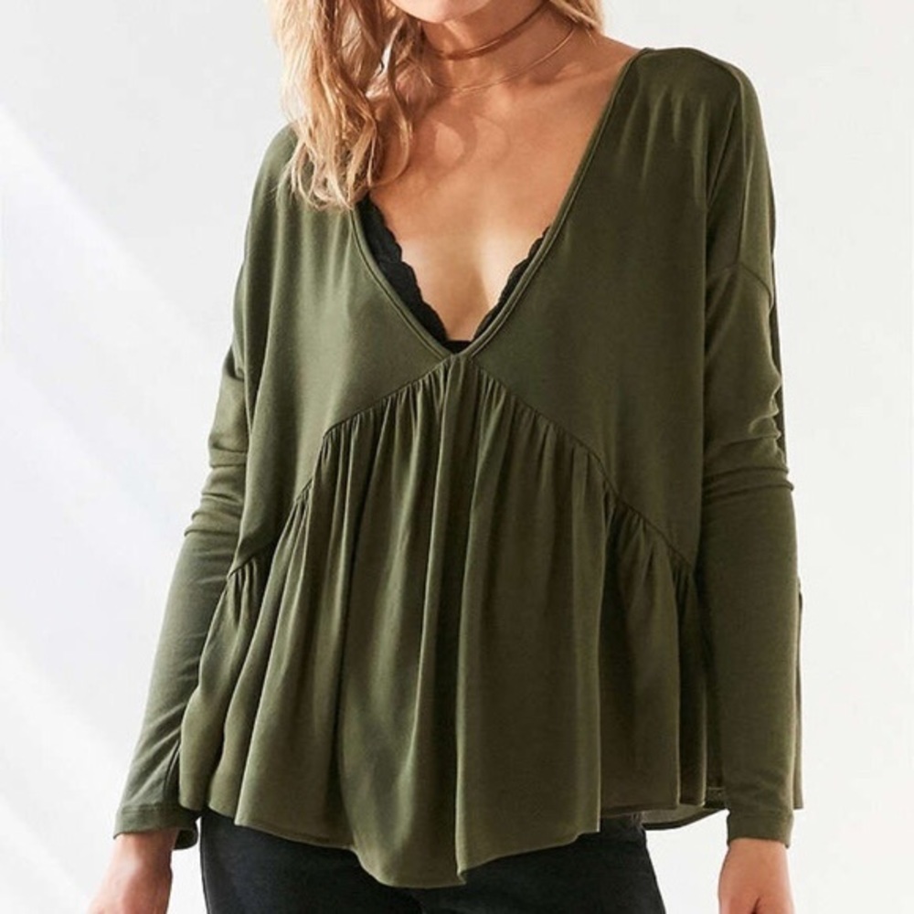 Long sleeve flowy open back shirt